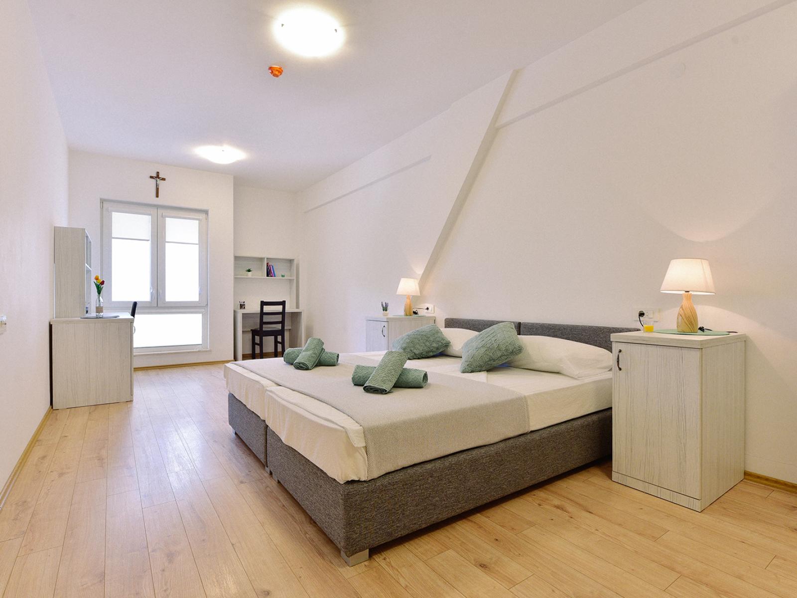 Dvokrevetna soba s bračnim krevetom - Mostar Dompes