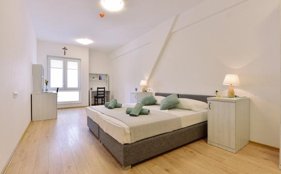 Dvokrevetna soba s bračnim krevetom - Mostar Dompes